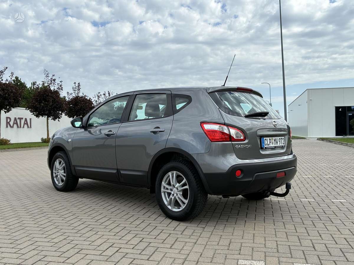 Nissan Qashqai 2012 — engine 1461 cm³, 110 HP (81kW)
