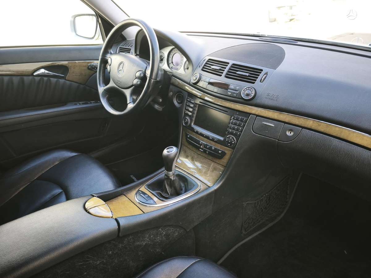 Mercedes-Benz E280 2009 — photo 13