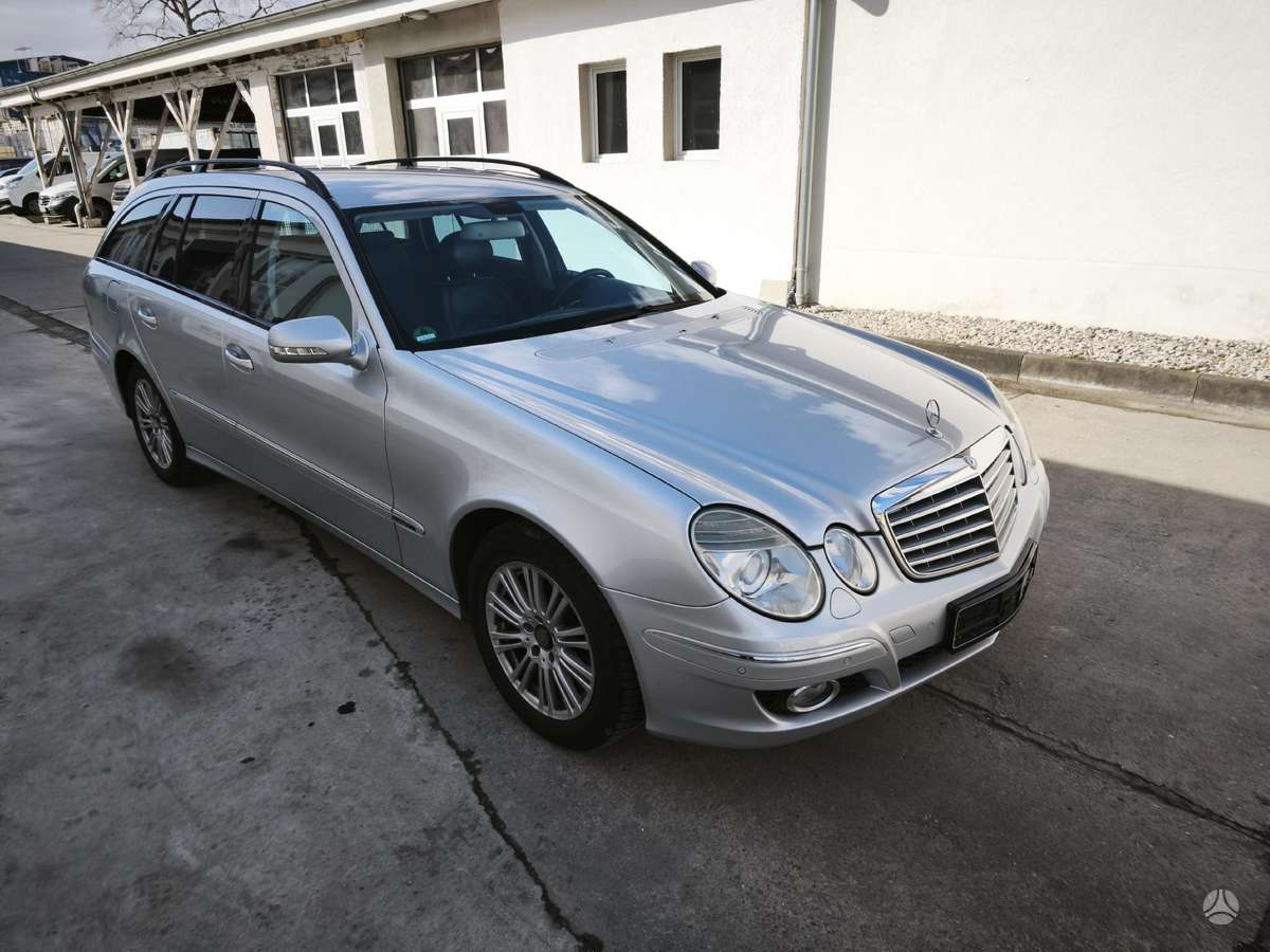 Mercedes-Benz E280 2009 — interior