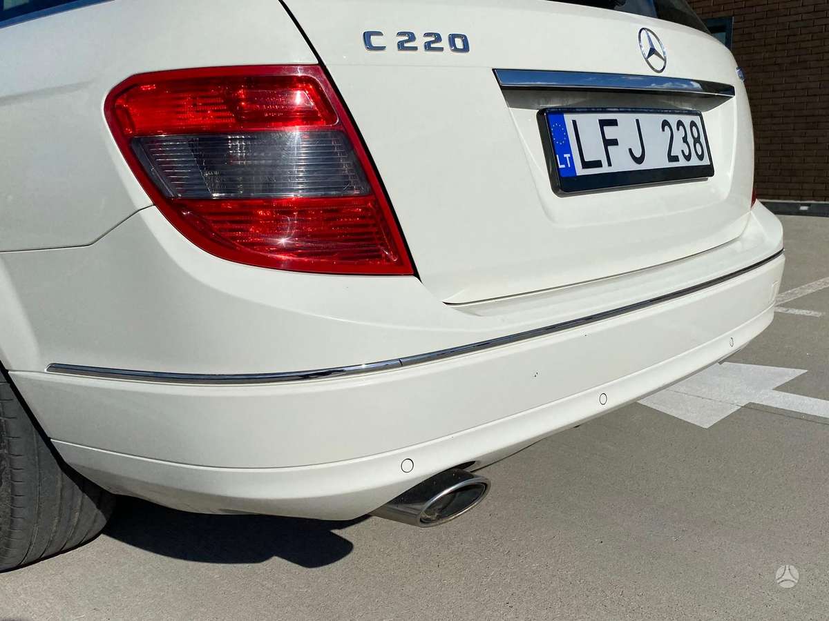 Mercedes-Benz C220 2011 — фото 10