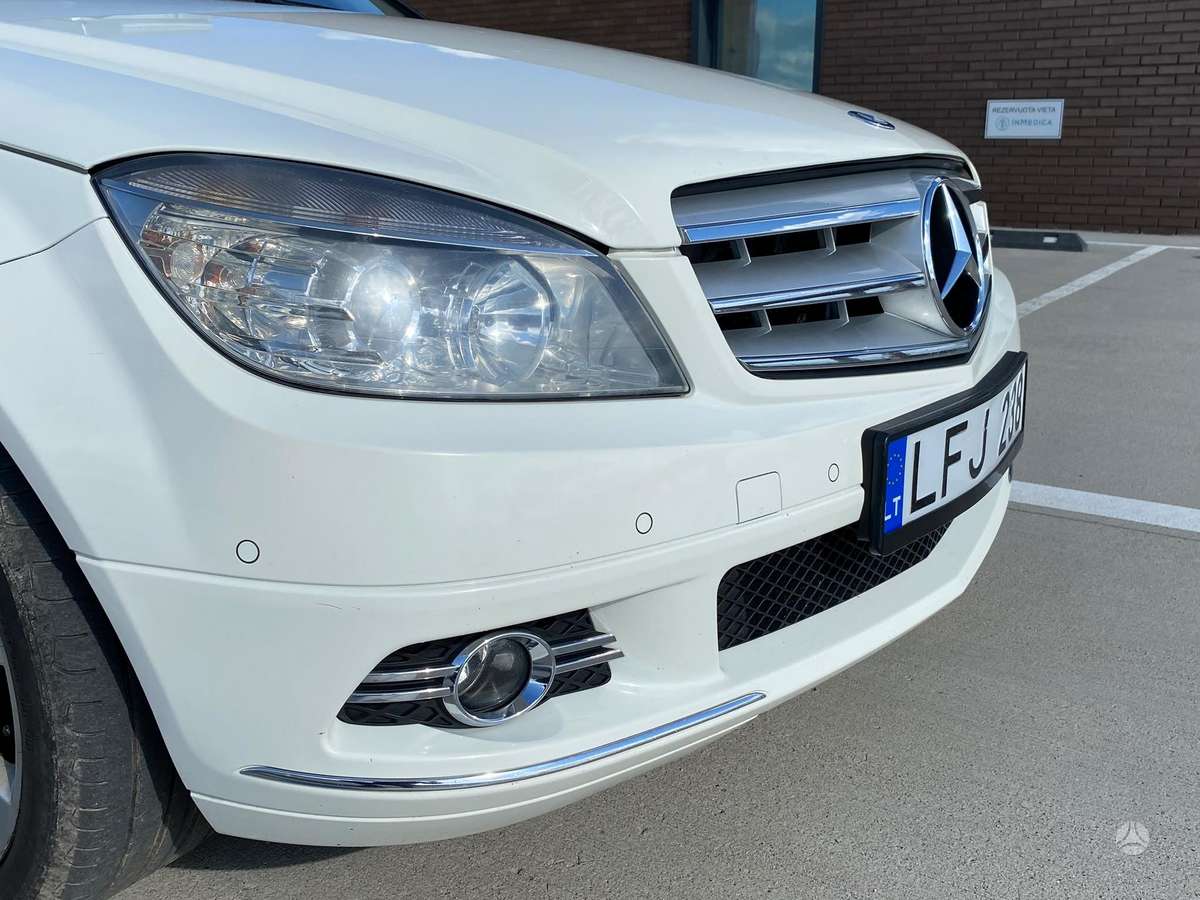Mercedes-Benz C220 2011 — двигун 2143 cm³, 170 HP (125kW)