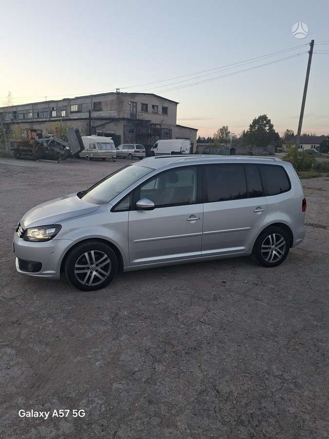 Volkswagen Touran 2014 — двигун 2000 cm³, 177 HP (130kW)