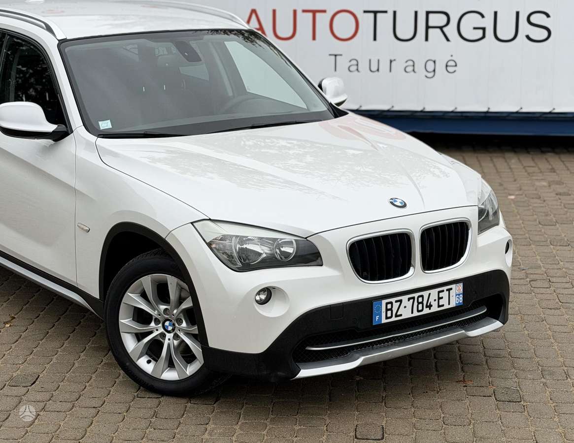 BMW X1 2012 — rear view