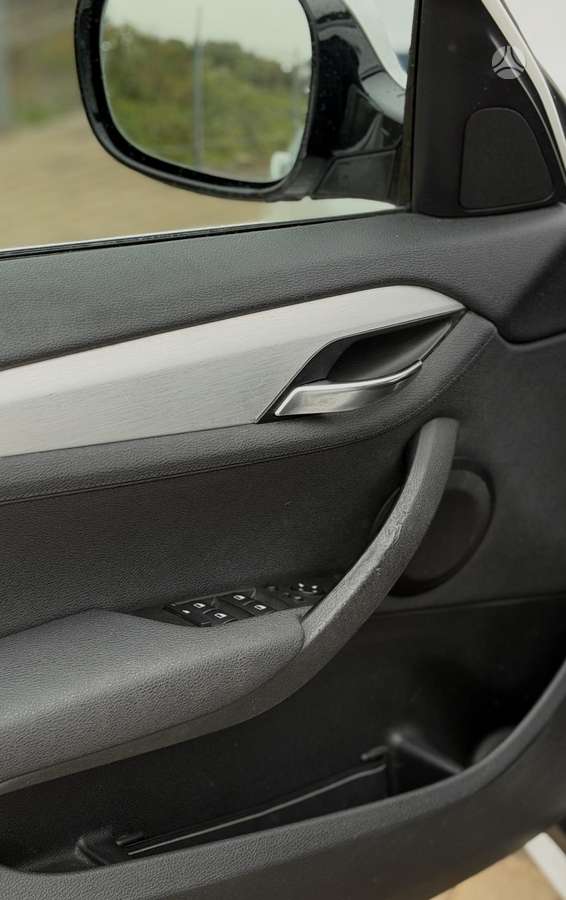 BMW X1 2012 — photo 28