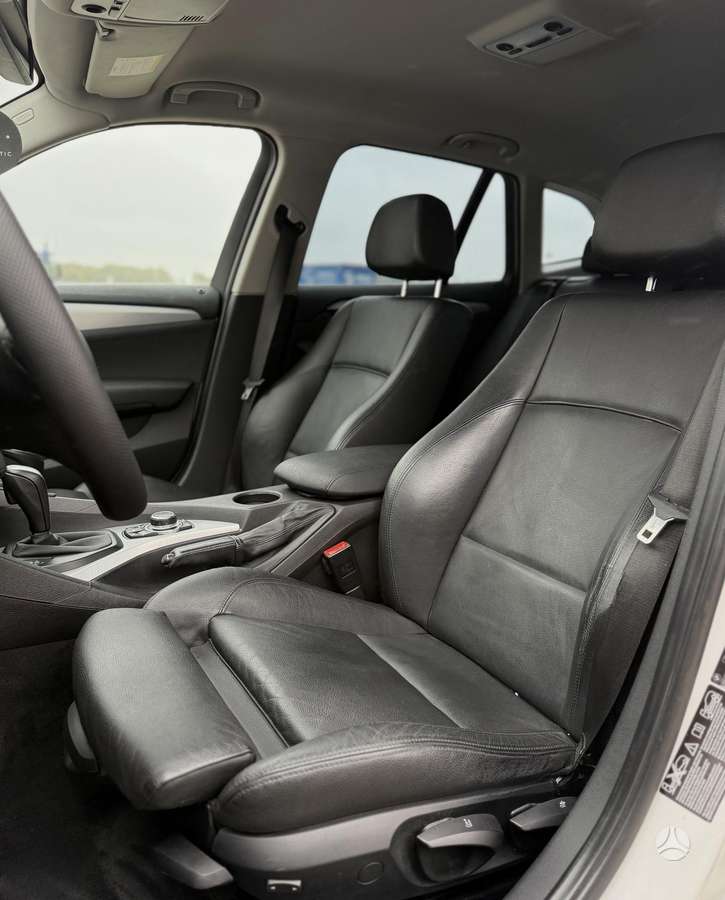 BMW X1 2012 — photo 29