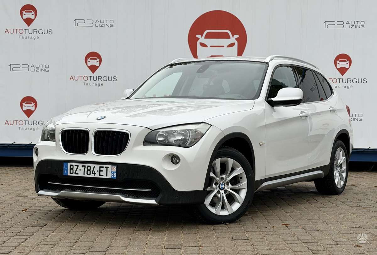 BMW X1 2012 — interior