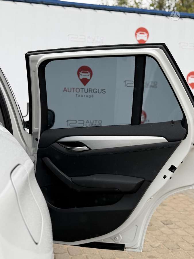 BMW X1 2012 — photo 32