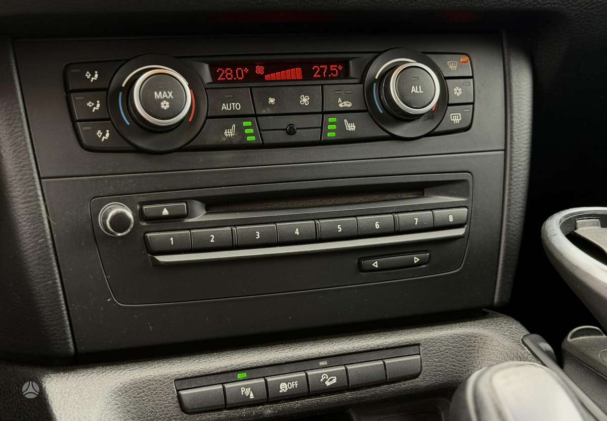 BMW X1 2012 — photo 43