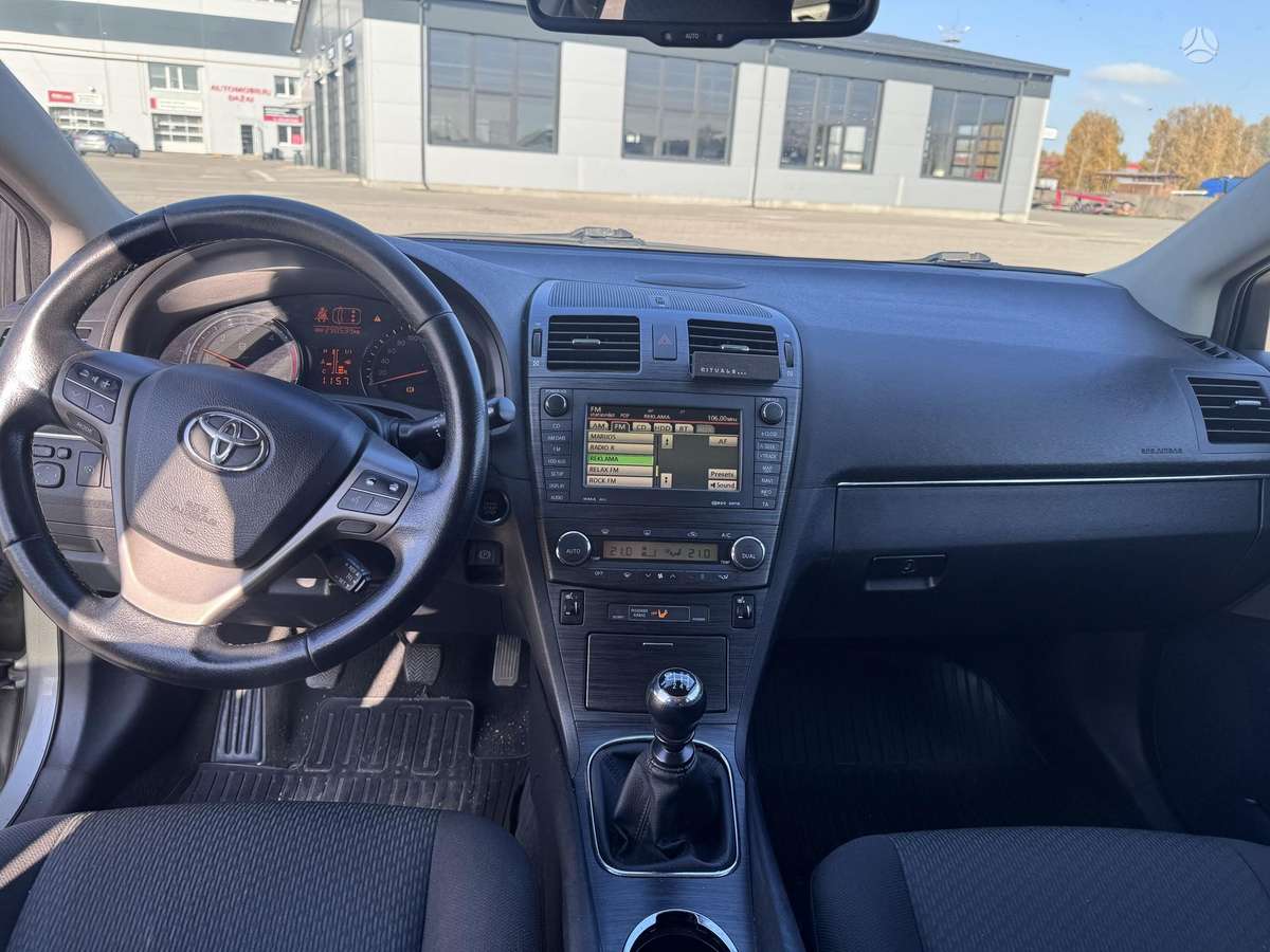 Toyota Avensis 2009 — photo 10