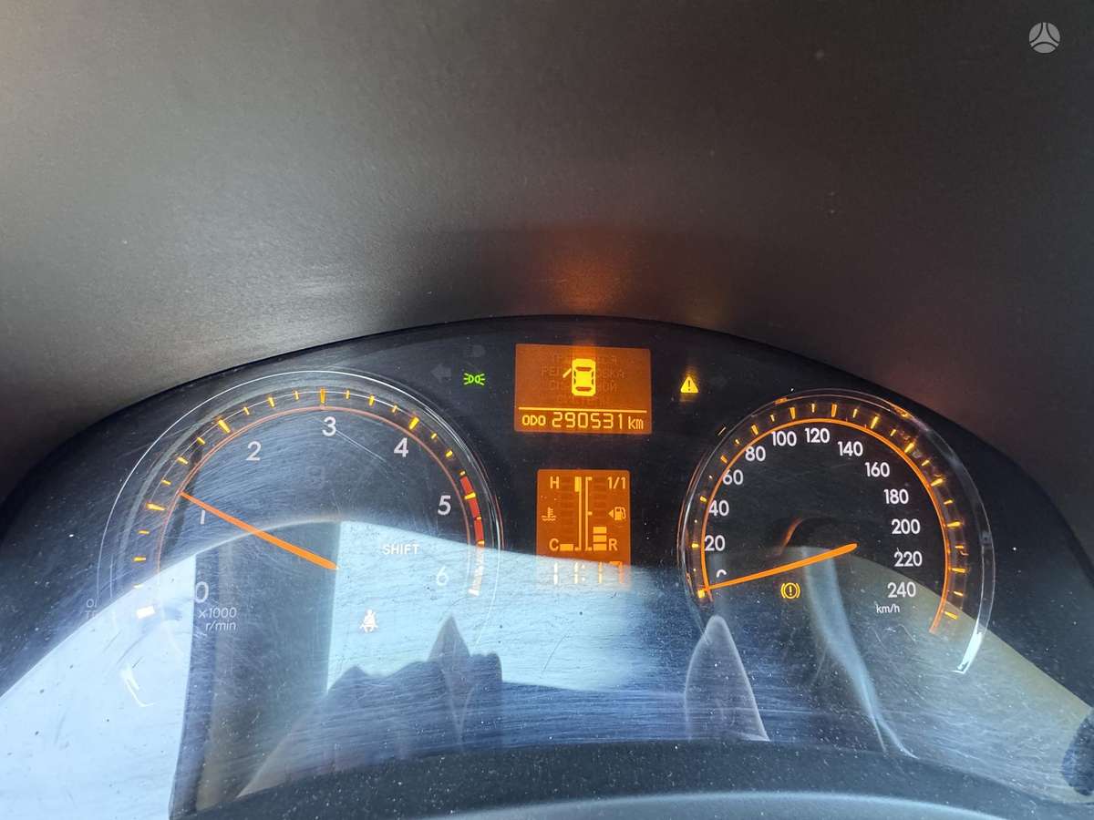 Toyota Avensis 2009 — photo 12