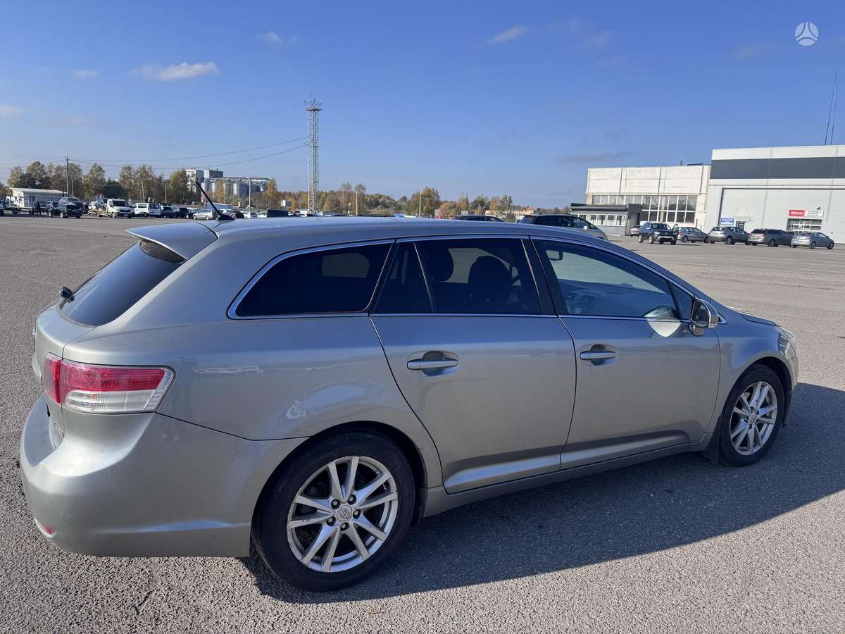 Toyota Avensis 2009 — photo 6