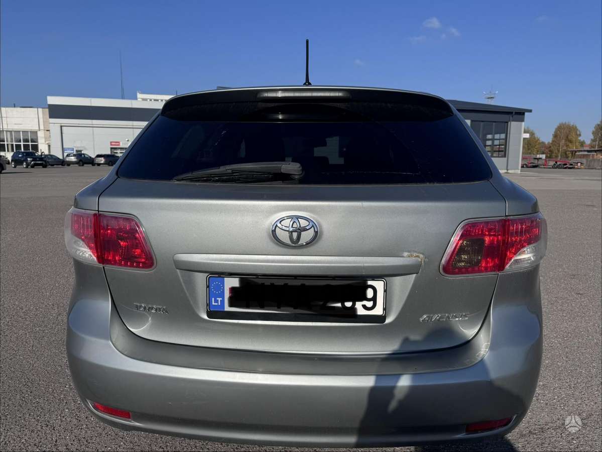 Toyota Avensis 2009 — photo 7