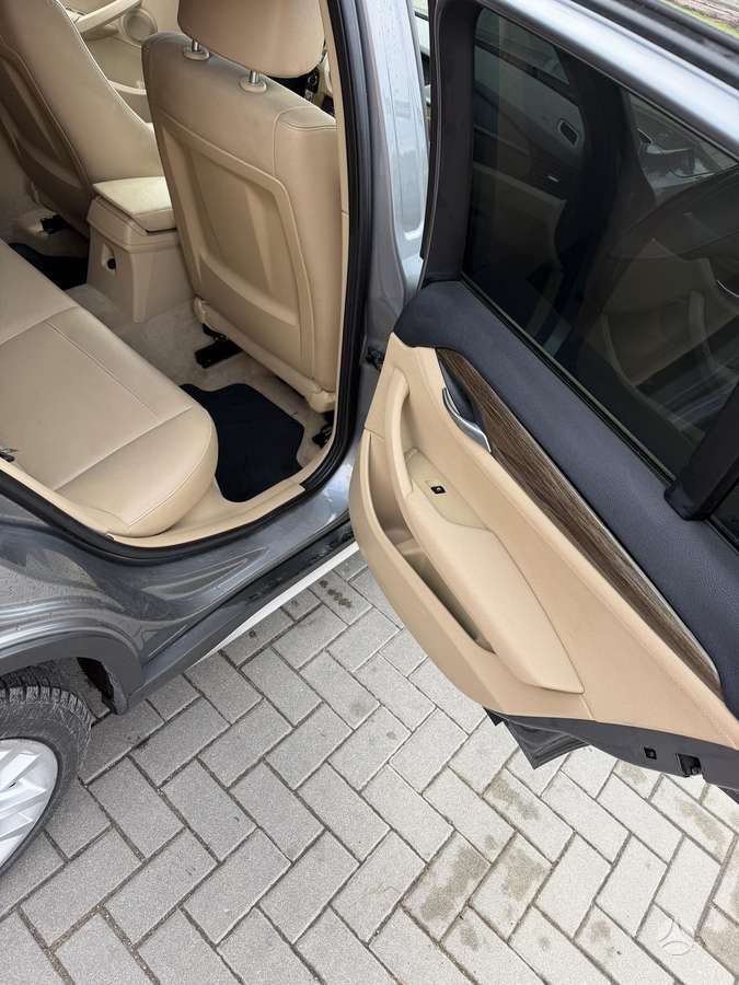BMW X1 2011 — фото 15