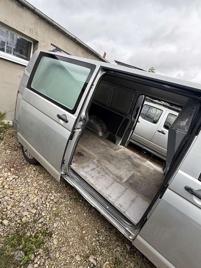 Volkswagen Transporter 2008 — interior