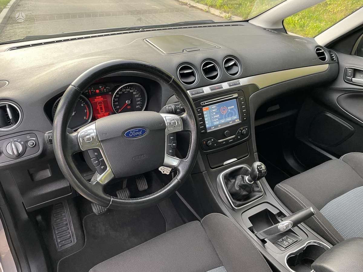 Ford S-MAX 2012 — photo 12