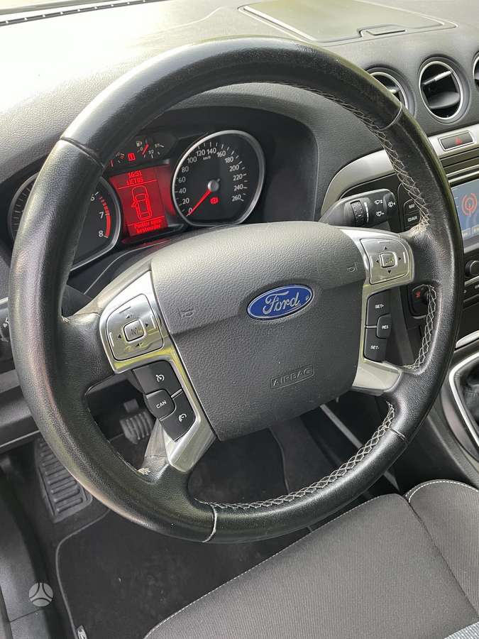 Ford S-MAX 2012 — photo 13