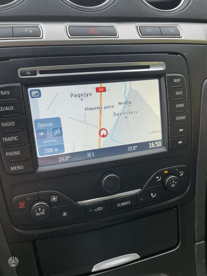 Ford S-MAX 2012 — photo 15