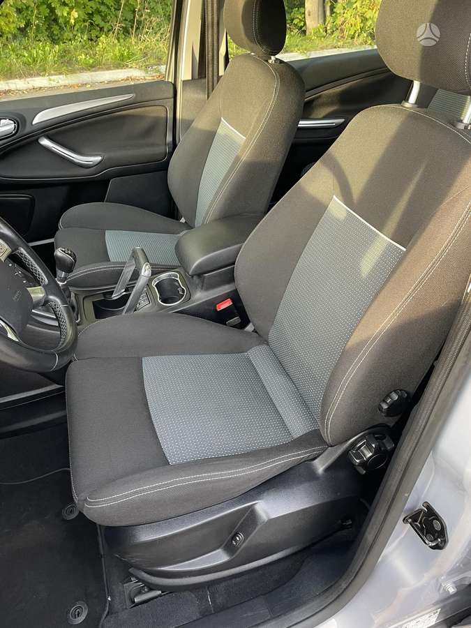 Ford S-MAX 2012 — photo 20