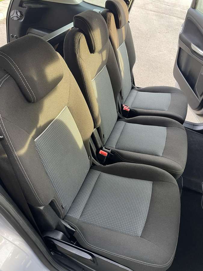 Ford S-MAX 2012 — photo 22