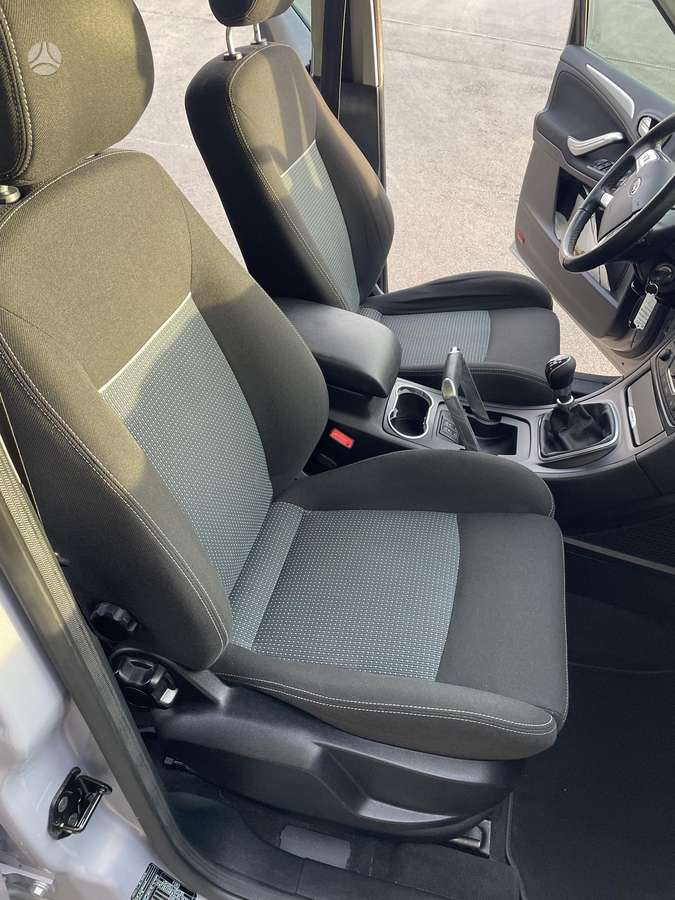 Ford S-MAX 2012 — photo 23