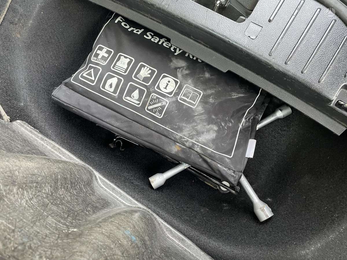 Ford S-MAX 2012 — photo 29