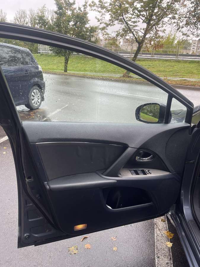 Toyota Avensis 2010 — photo 10