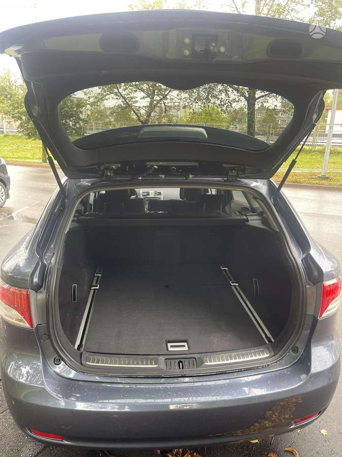 Toyota Avensis 2010 — photo 12