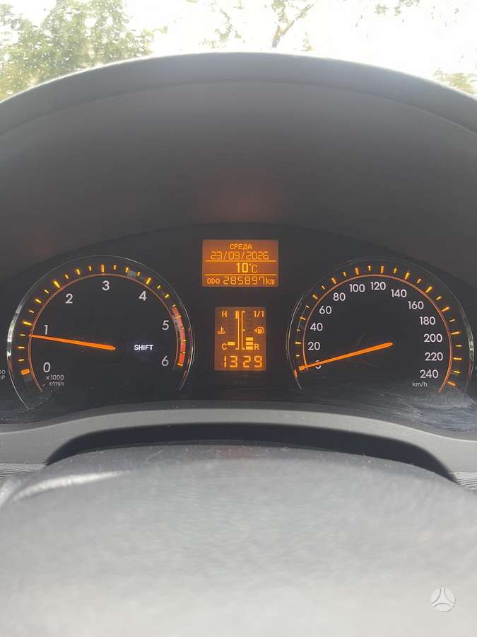 Toyota Avensis 2010 — photo 13