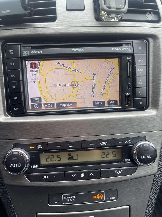 Toyota Avensis 2010 — photo 15