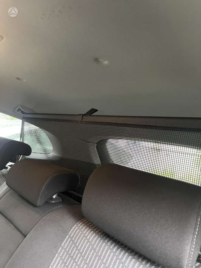 Toyota Avensis 2010 — photo 24