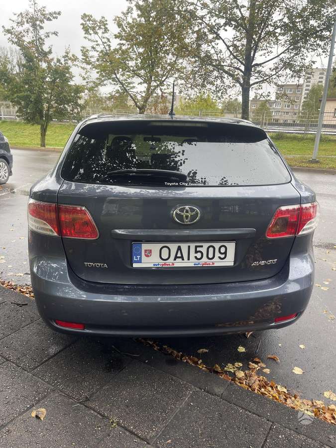 Toyota Avensis 2010 — photo 5