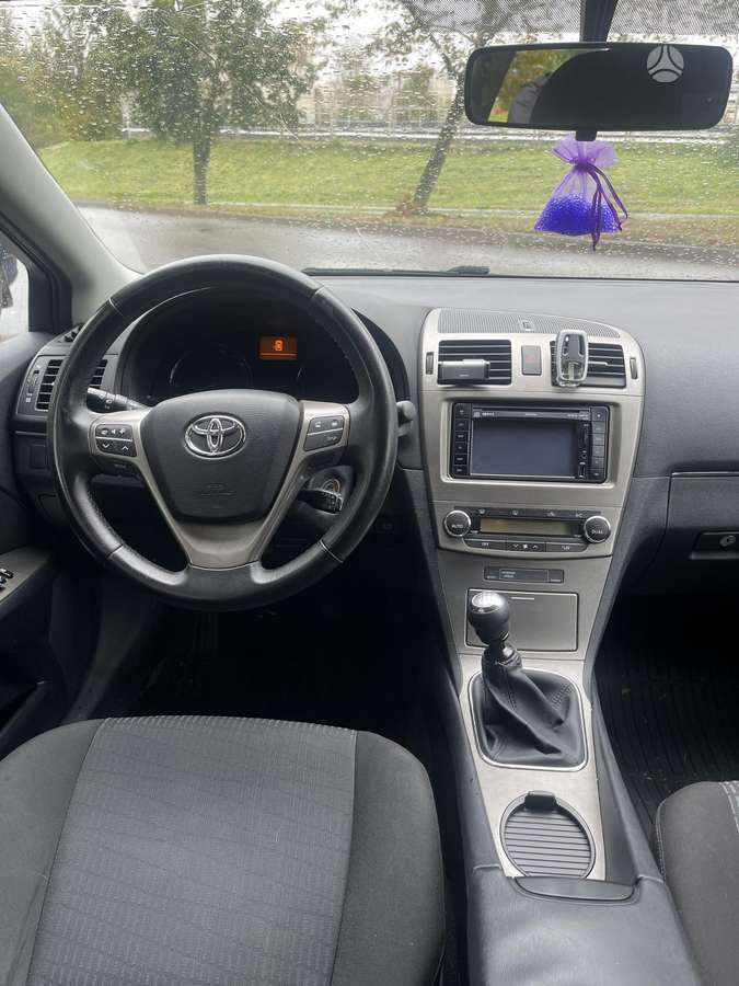 Toyota Avensis 2010 — photo 7