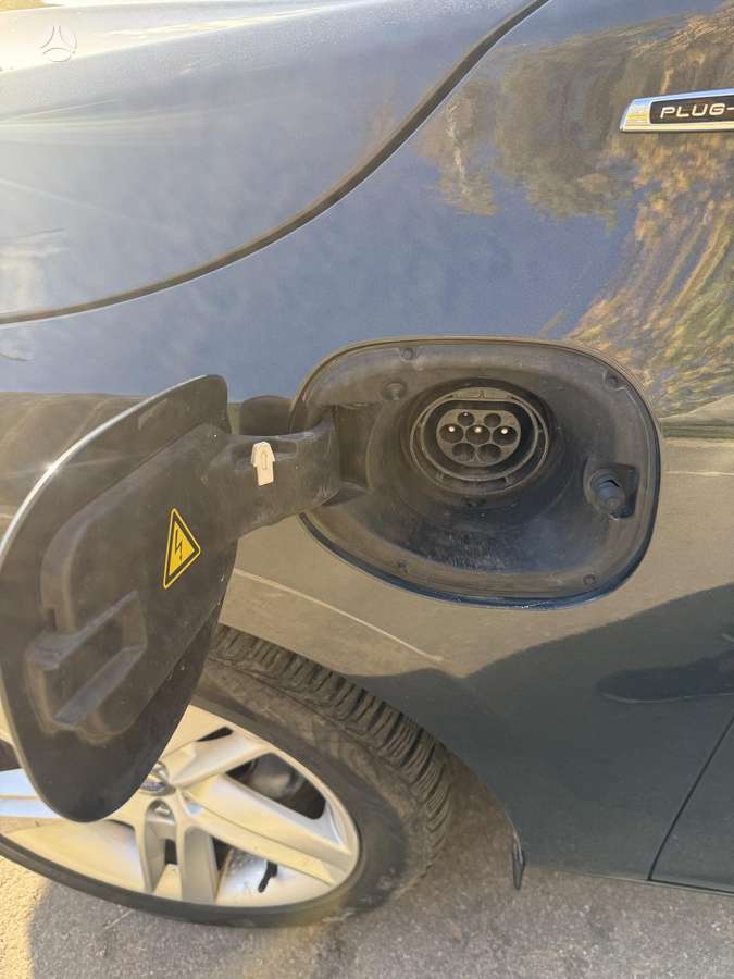 Volvo V60 2013 — photo 13