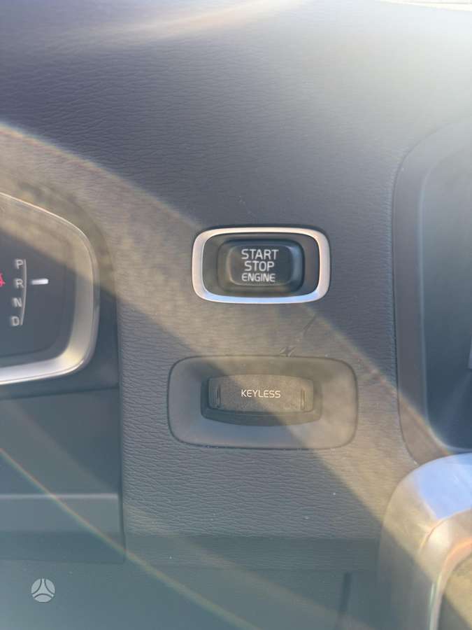 Volvo V60 2013 — photo 14