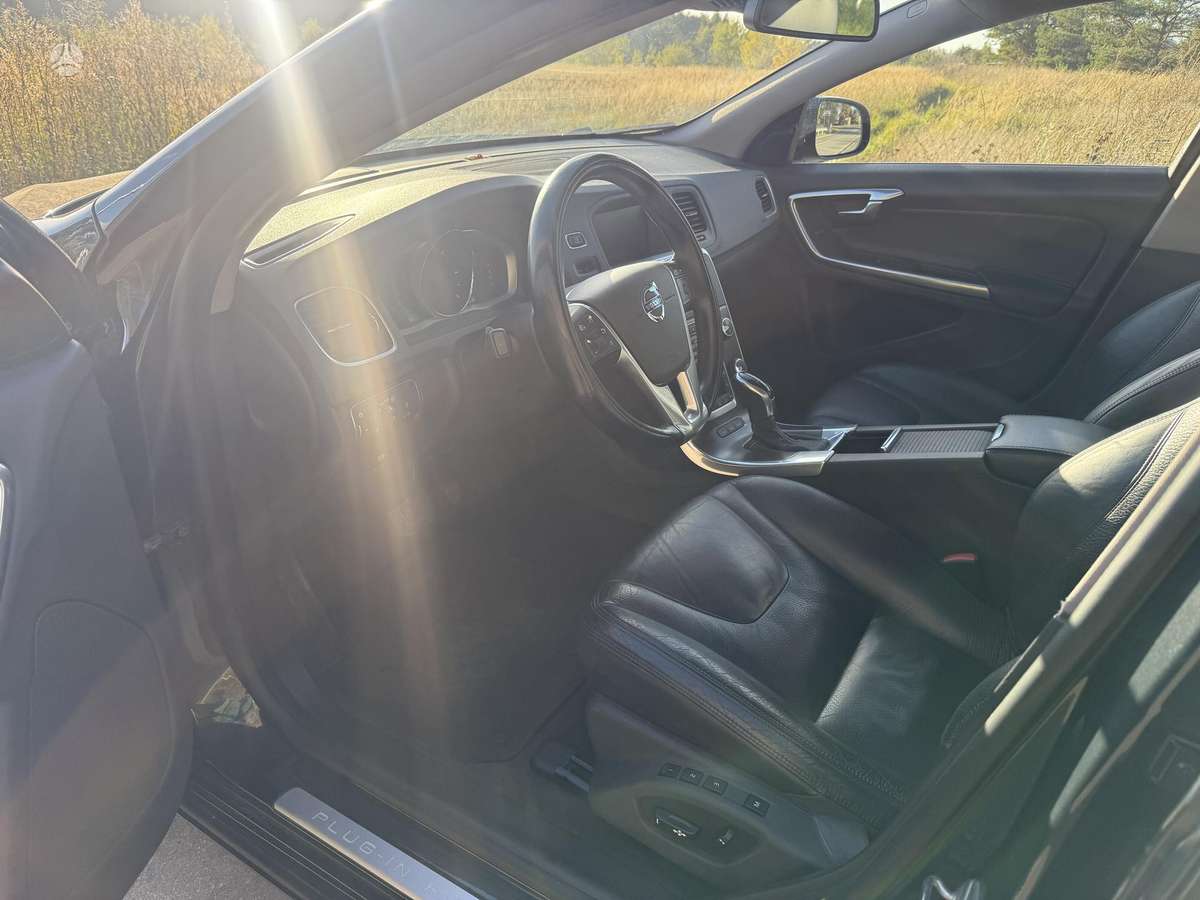 Volvo V60 2013 — photo 5