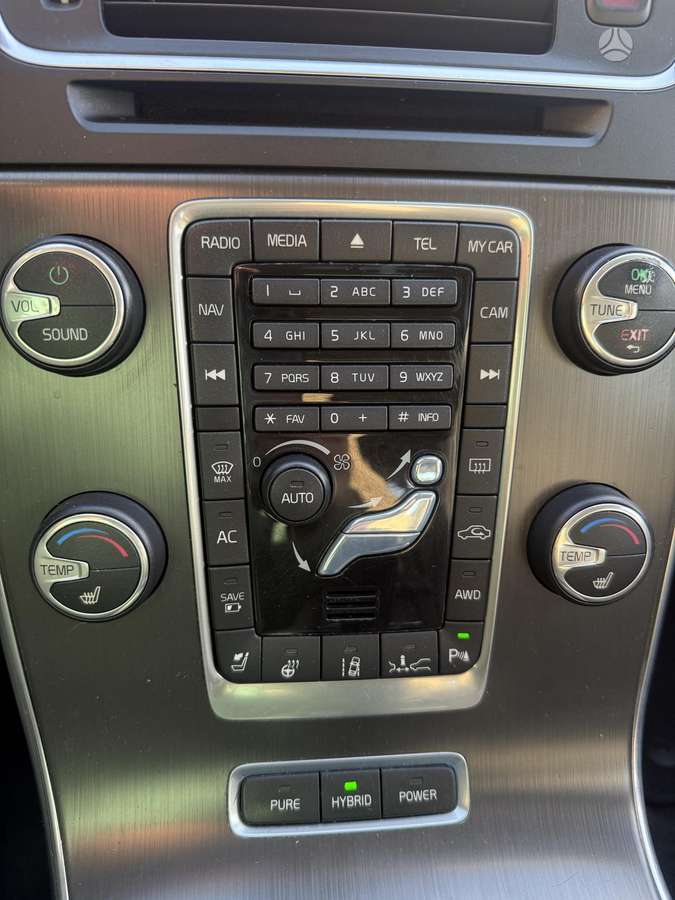 Volvo V60 2013 — photo 6