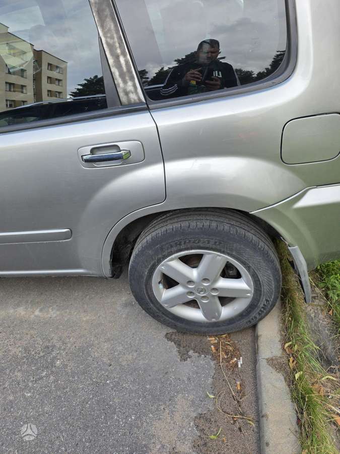 Nissan X-Trail 2004 — салон
