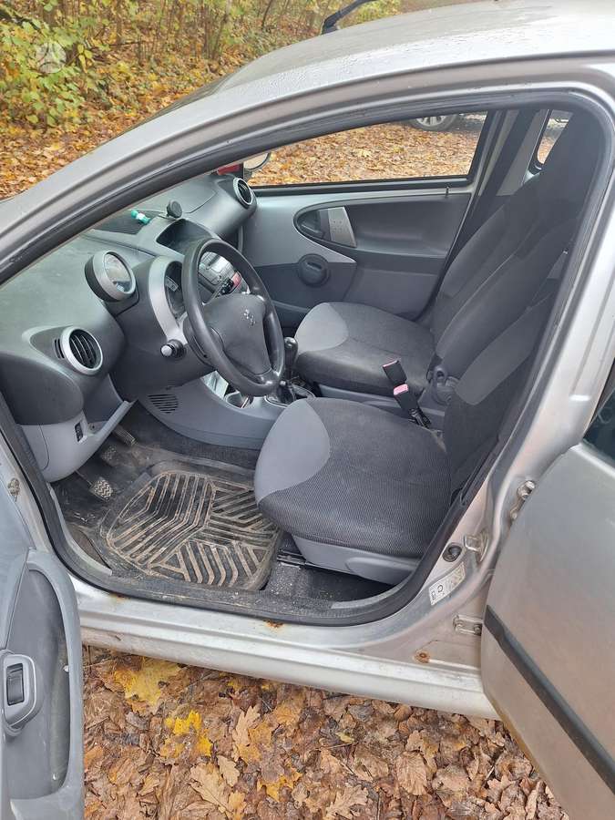 Peugeot 107 2006 — photo 11