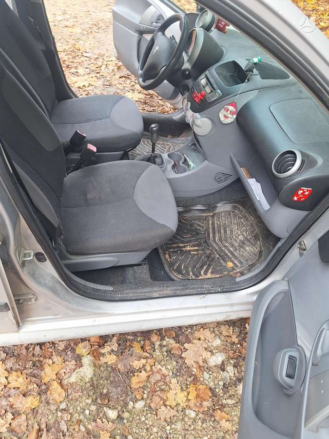 Peugeot 107 2006 — photo 13