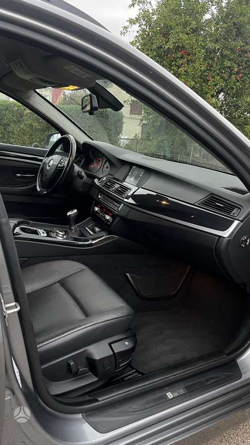 BMW 520 2011 — photo 14