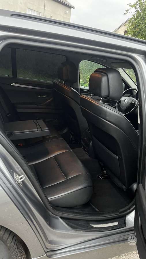 BMW 520 2011 — photo 17