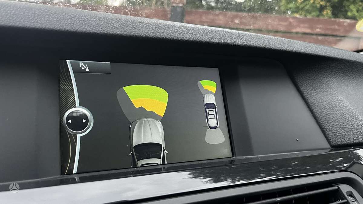 BMW 520 2011 — photo 24