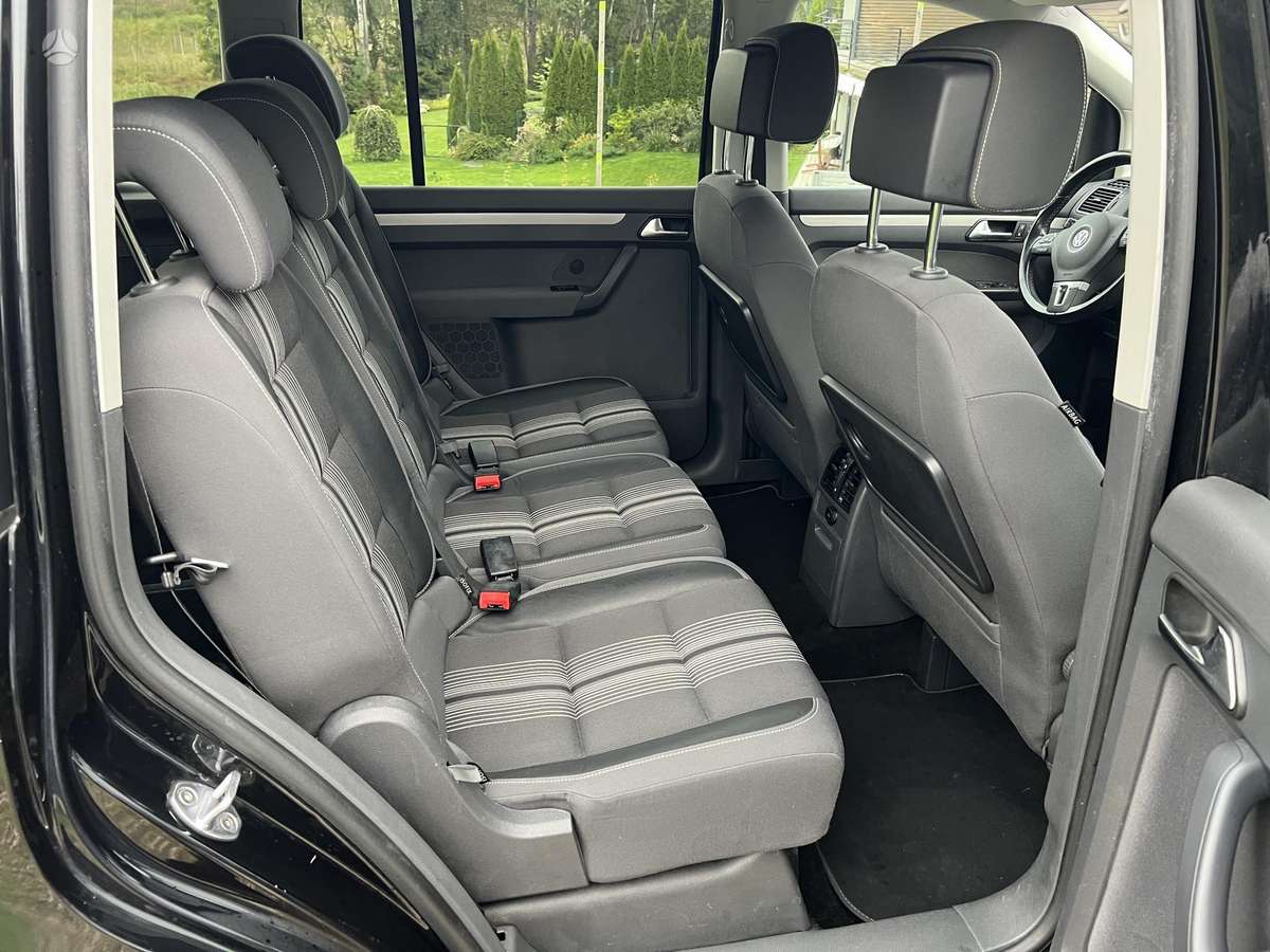 Volkswagen Touran 2012 — photo 10