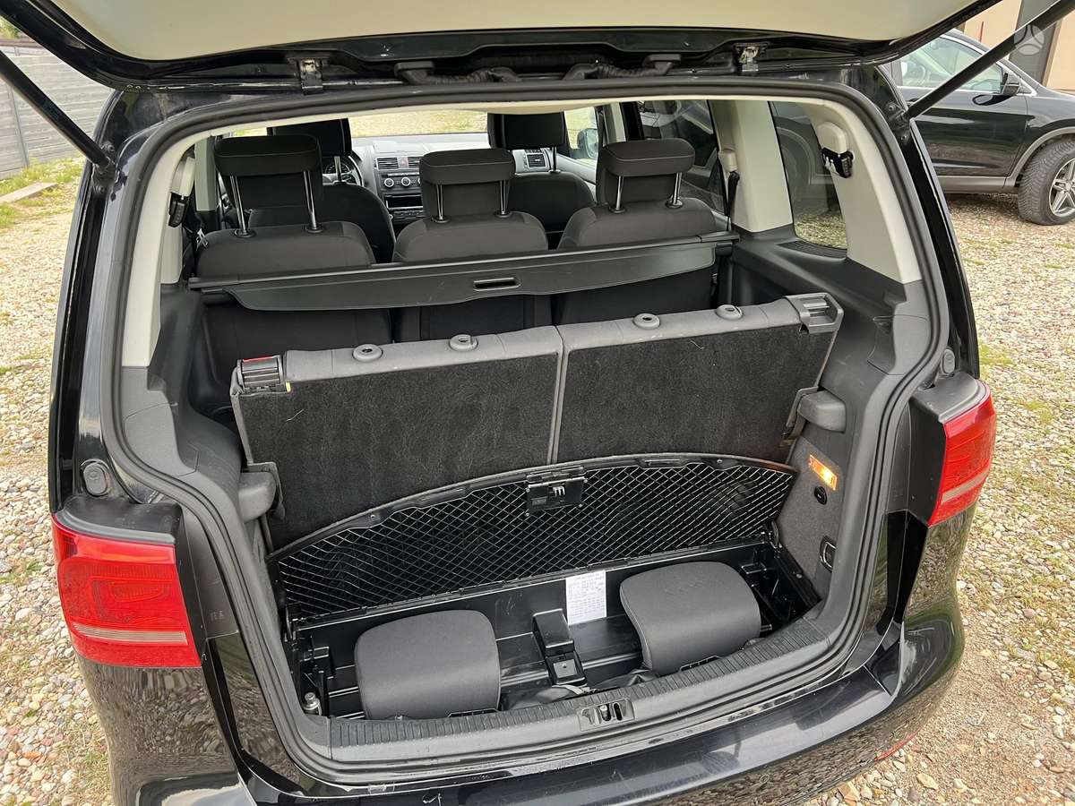 Volkswagen Touran 2012 — photo 11