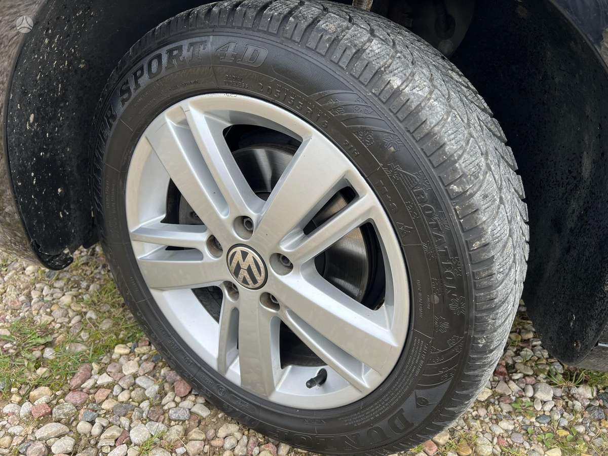 Volkswagen Touran 2012 — photo 12