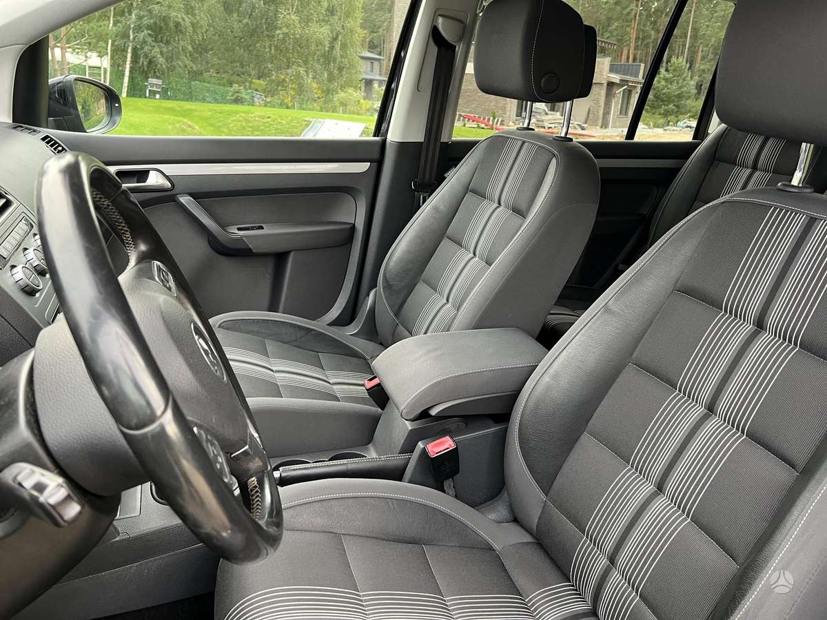 Volkswagen Touran 2012 — photo 8
