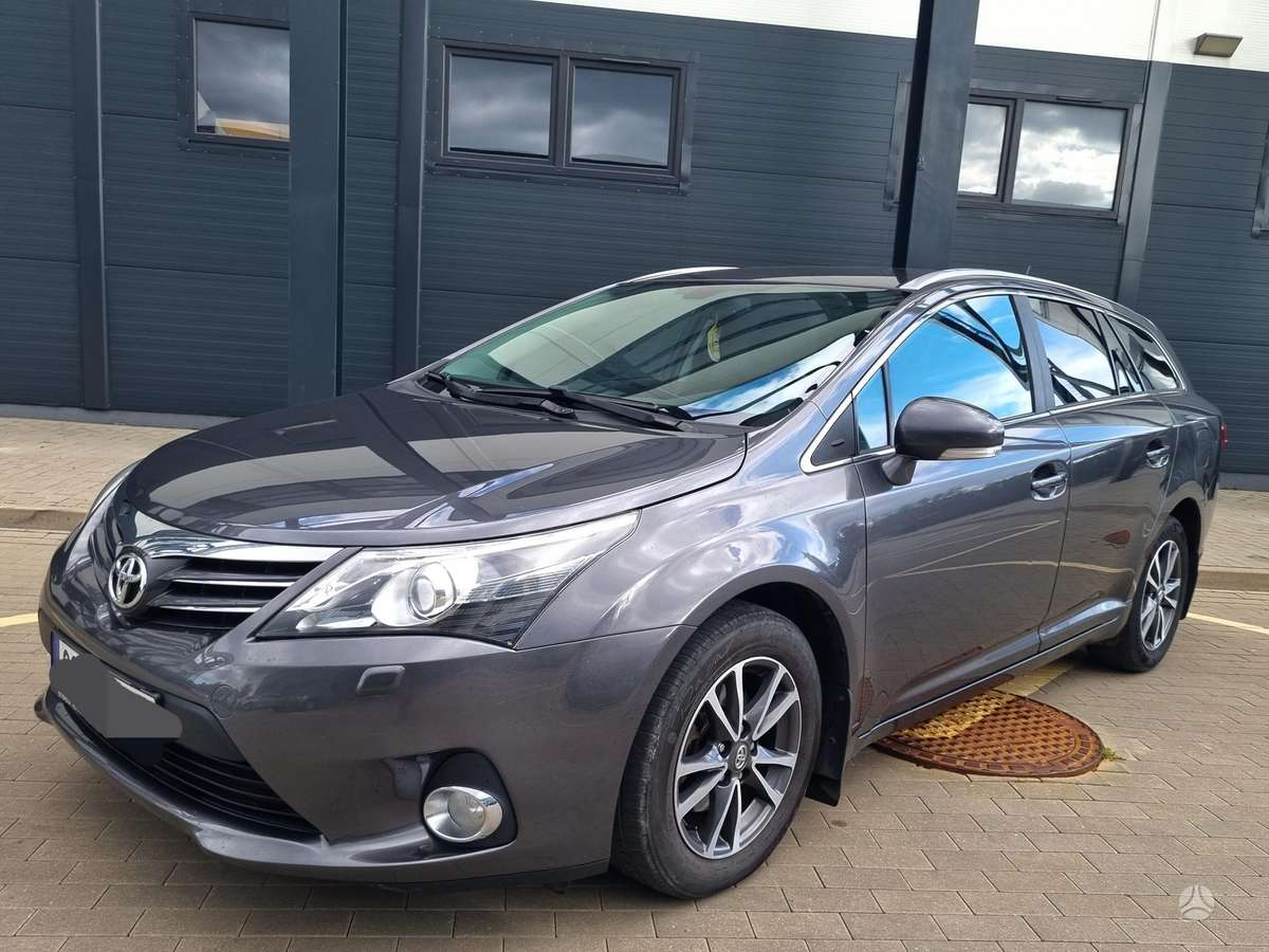 Toyota Avensis 2013 — engine 1798 cm³, 147 HP (108kW)