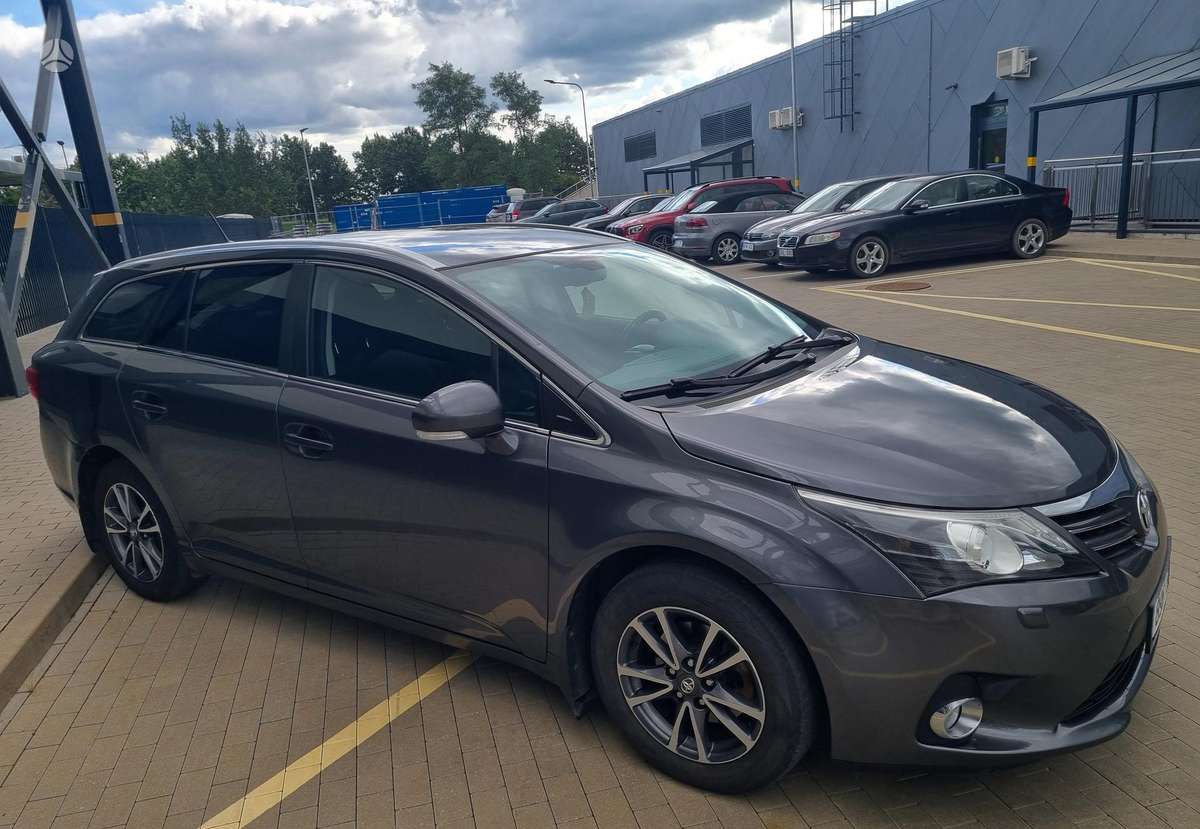 Toyota Avensis 2013 — photo 6
