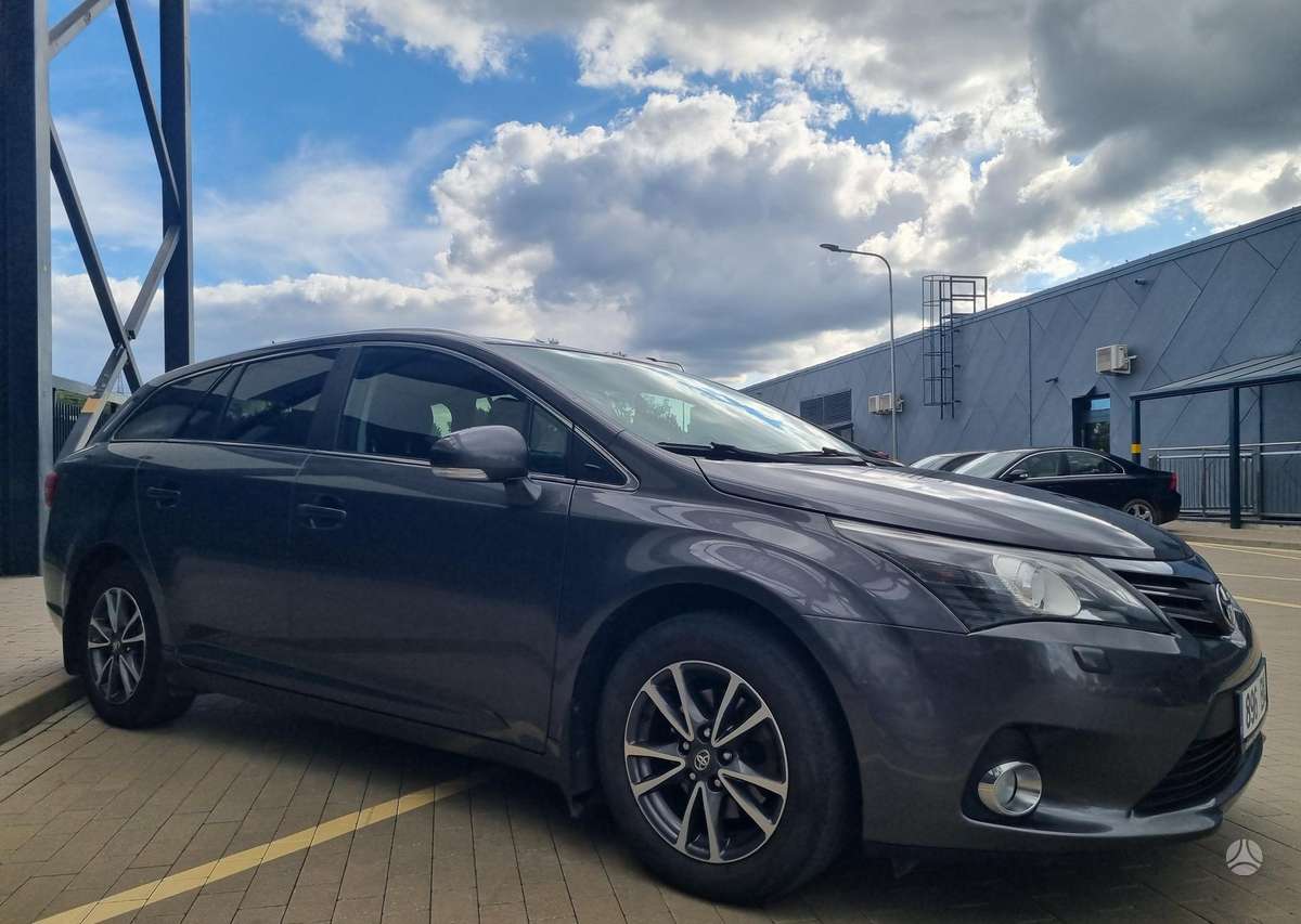 Toyota Avensis 2013 — photo 7
