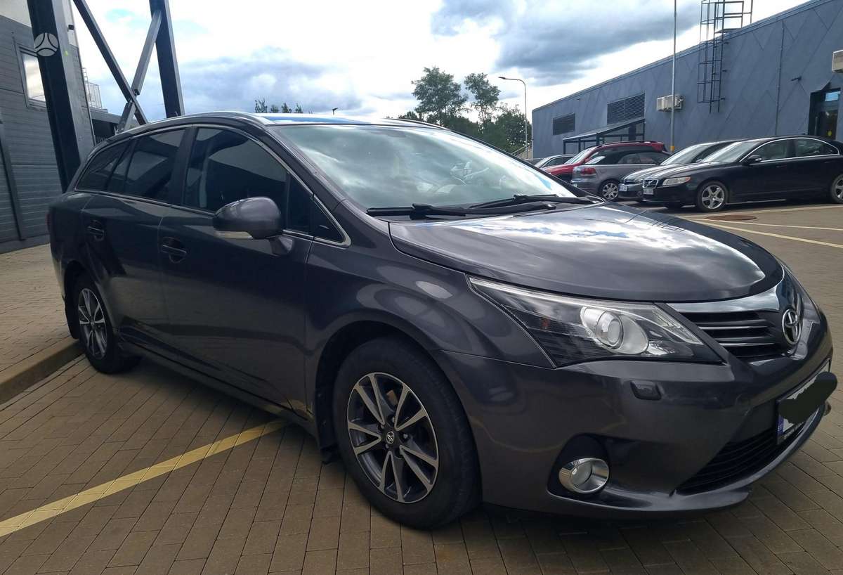 Toyota Avensis 2013 — photo 8